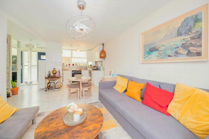 1 Bedroom Flat To Rent In Churchill Gardens, London, SW1V