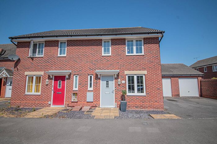 3 Bedroom Semi-Detached House For Sale In Dakota Way, Eastleigh, SO50