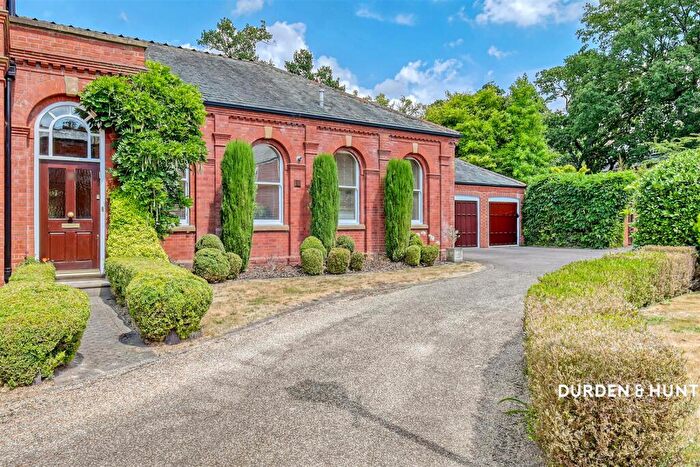 2 Bedroom End Of Terrace House For Sale In Chapel Mews, Woodford Green, IG8