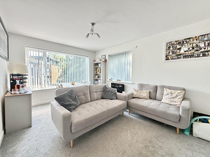 2 Bedroom Apartment For Sale In Ashley Road, Poole, BH14