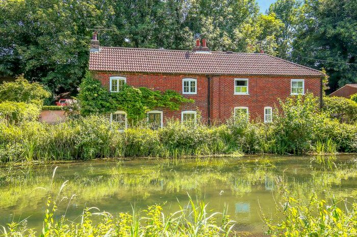 4 Bedroom Semi-Detached House To Rent In Domum Road, Winchester, SO23