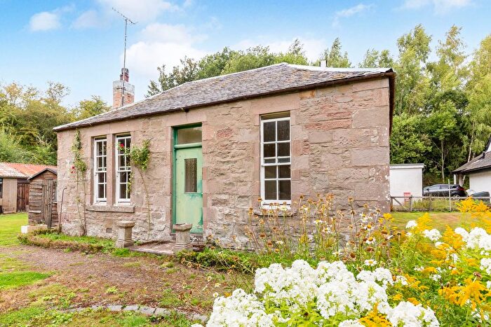 3 Bedroom Cottage For Sale In Luncarty, Perth, PH1