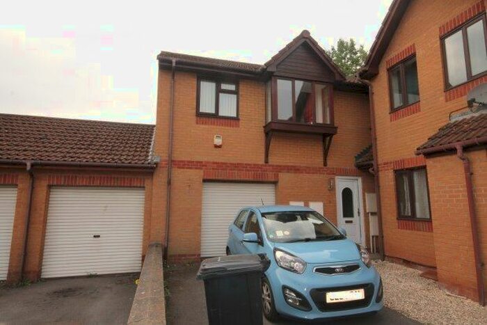 2 Bedroom End Of Terrace House To Rent In Stapleton, Bristol BS16