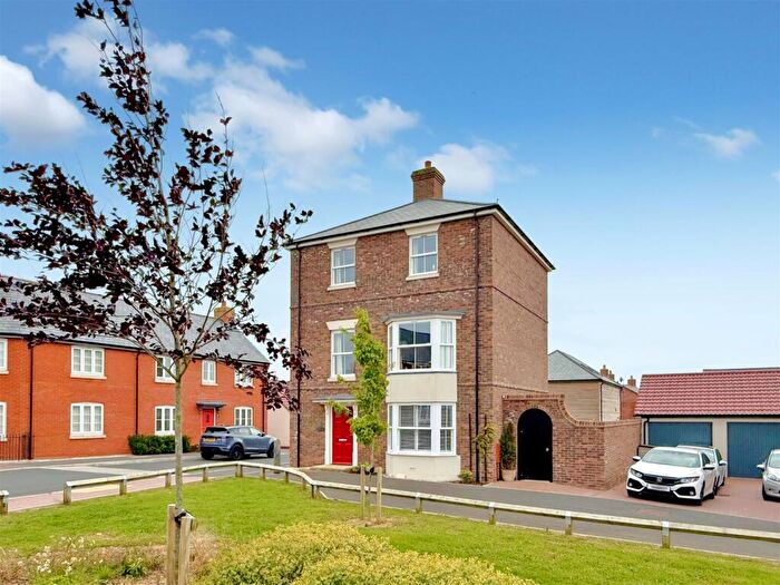 4 Bedroom Detached House For Sale In Courage Way, Chickerell, Weymouth, DT3