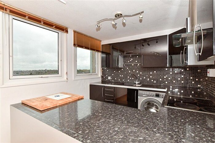 2 Bedroom Flat For Sale In Tamar Square, Woodford Green, Essex, IG8