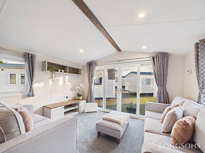 2 Bedroom Park Home For Sale In Birchington Vale Holiday Park, CT7