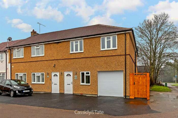 2 Bedroom Maisonette Flat To Rent In Shenley Lane, London Colney, St. Albans, AL2