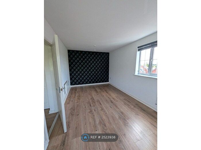 2 Bedroom Flat To Rent In Bridgeside Close, Walsall, WS8