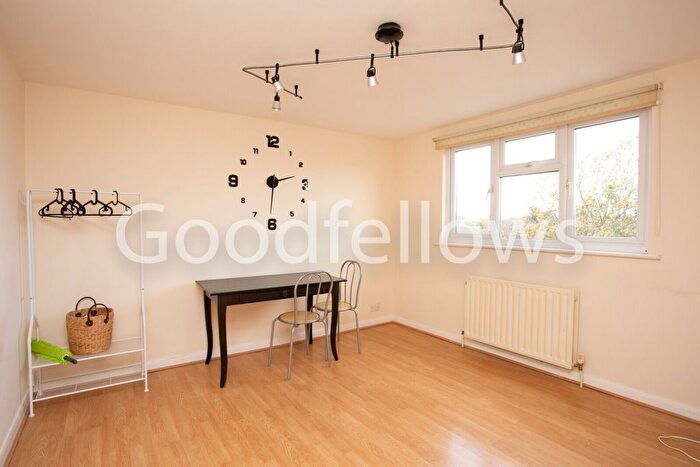 1 Bedroom Flat To Rent In Claremont Avenue, New Malden, KT3