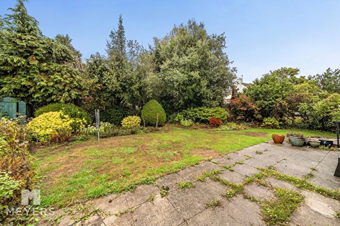3 Bedroom Bungalow For Sale In River Close, Wimborne, BH21