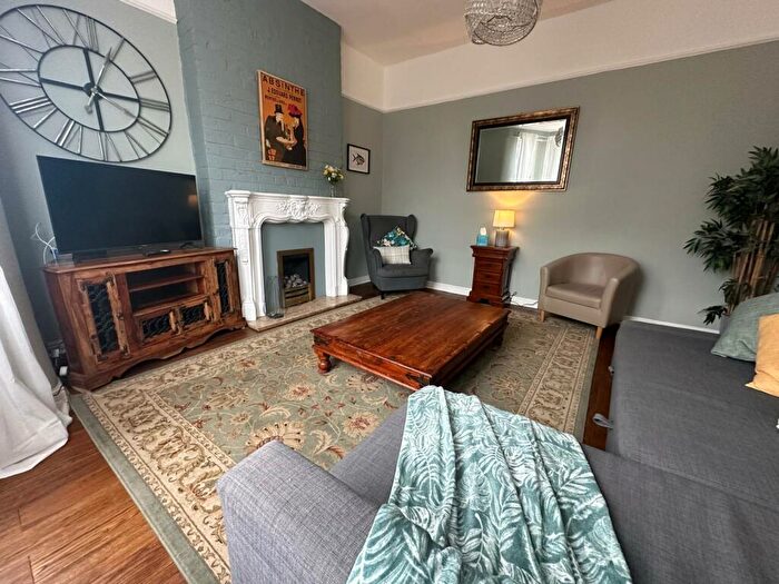 5 Bedroom Semi-Detached House To Rent In Clifton Road, Anfield, Liverpool, L6