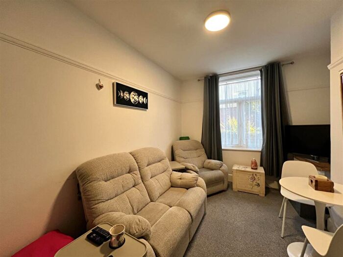 2 Bedroom Flat To Rent In Moulin Avenue, Southsea, PO5