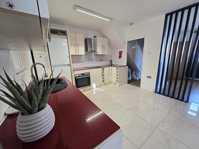 2 Bedroom Property To Rent In Barfields, Loughton, IG10