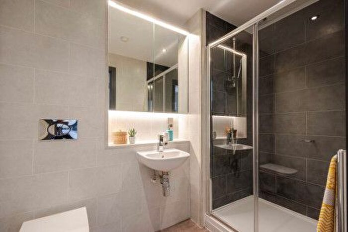 1 Bedroom Terraced House To Rent In Cardigan Lane, Leeds, LS4