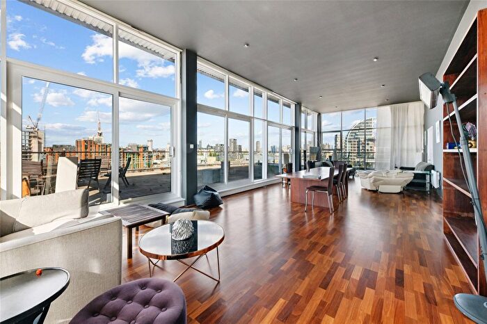 3 Bedroom Flat To Rent In Smugglers Way, London, SW18