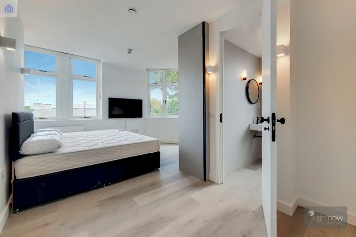 Studio To Rent In Woolwich Road, London, SE7