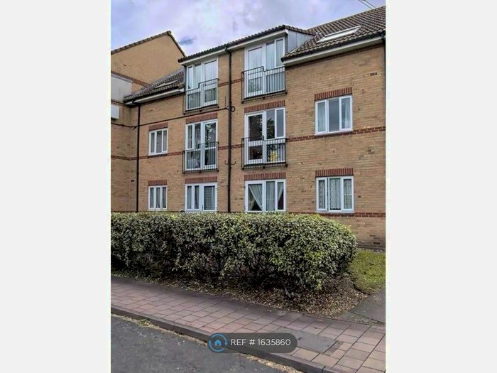 3 Bedroom Flat To Rent In Lilac House, Dartford, DA1