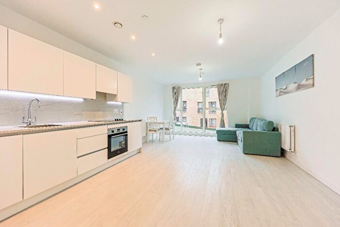 2 Bedroom Apartment To Rent In Sparrowhawk Square, Hendon Waterside, NW9