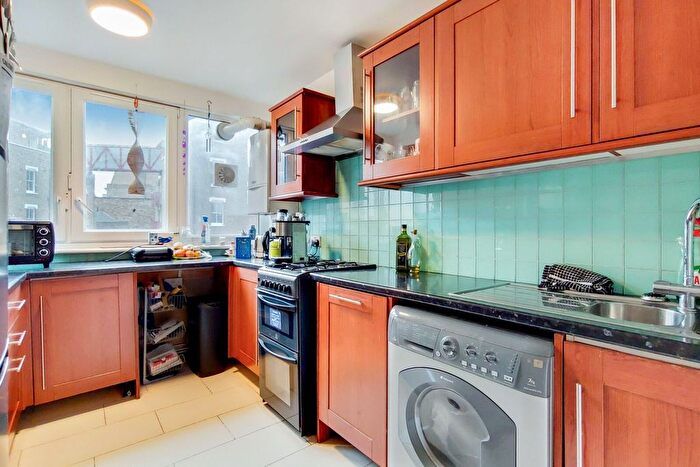 2 Bedroom Flat To Rent In Gambier House, Old Street, London, EC1V