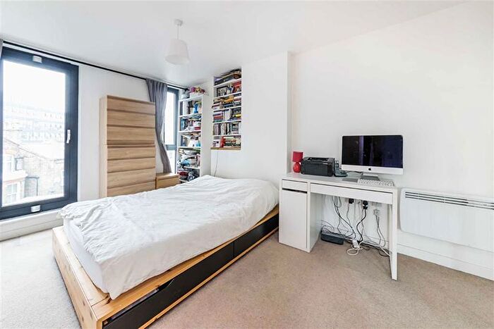 1 Bedroom Flat To Rent In Southwark Bridge Road, London, SE1