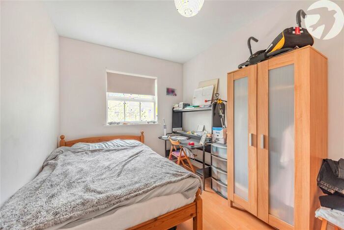 2 Bedroom Flat For Sale In Empire Walk, Greenhithe, Kent, DA9