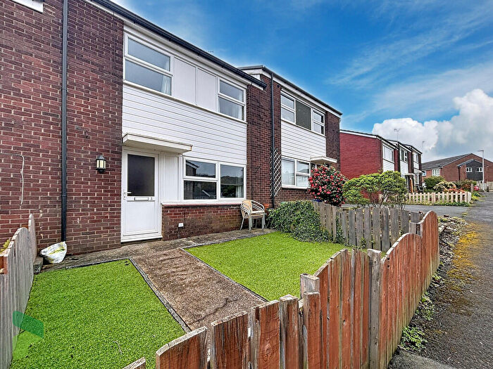 3 Bedroom Semi Detached House For Sale In Ashton Road, Darwen, BB3