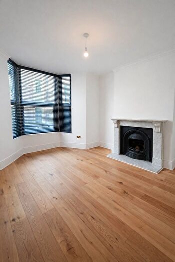 2 Bedroom Maisonette To Rent In Beatty Road, London, N16