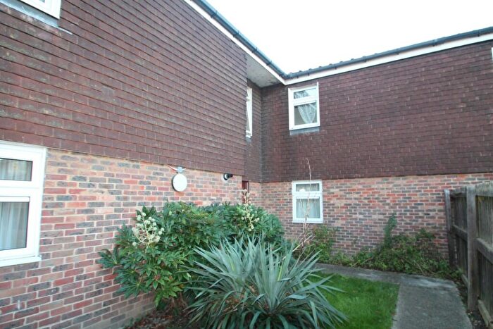 1 Bedroom Apartment To Rent In Mulberry Way, Ilford, London, IG6
