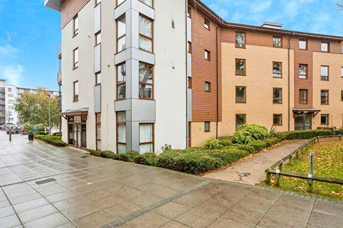 1 Bedroom Flat For Sale In Commonwealth Drive, Crawley, RH10