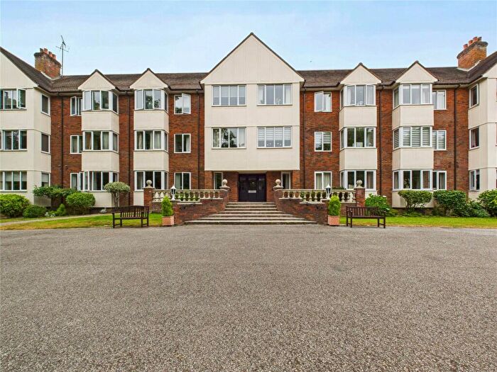 2 Bedroom Apartment For Sale In Berechurch Hall Road, Colchester, Essex, CO2