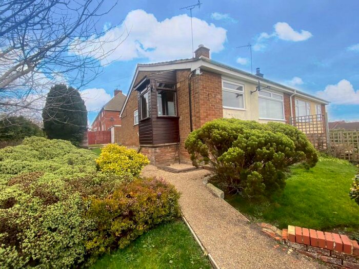 2 Bedroom Semi-Detached Bungalow For Sale In Spinney Hill, Braunston, Daventry, NN11