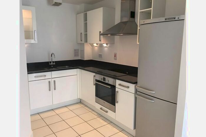 1 Bedroom Flat To Rent In Birdwood Avenue, London, SE13