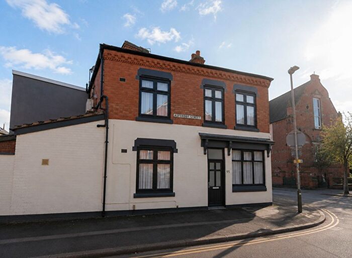 4 Bedroom End Terrace House For Sale In Asfordby Street, Leicester, LE5