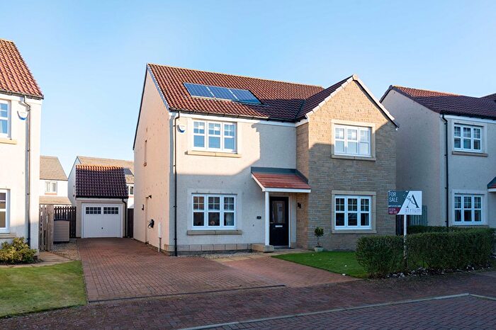5 Bedroom Villa For Sale In Geesmuir Gardens, Falkirk, FK2