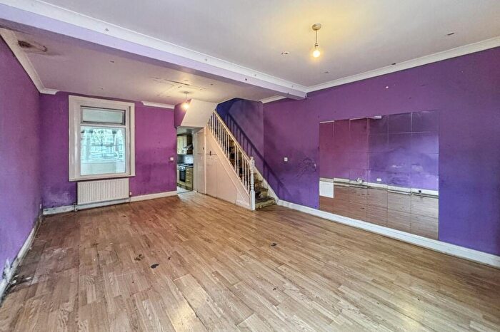 3 Bedroom End Of Terrace House For Sale In Cavendish Road, Edmonton, London, N18