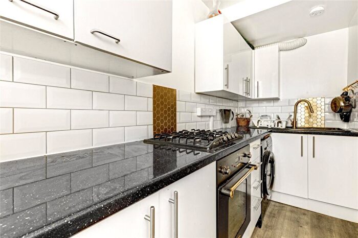 1 Bedroom Flat To Rent In Verran Road, London, SW12