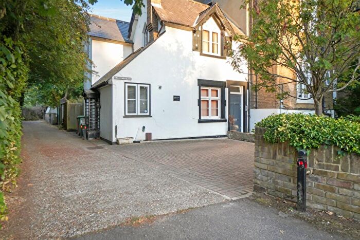 2 Bedroom End Of Terrace House For Sale In Glenside Cottage Upton Park, Slough, SL1