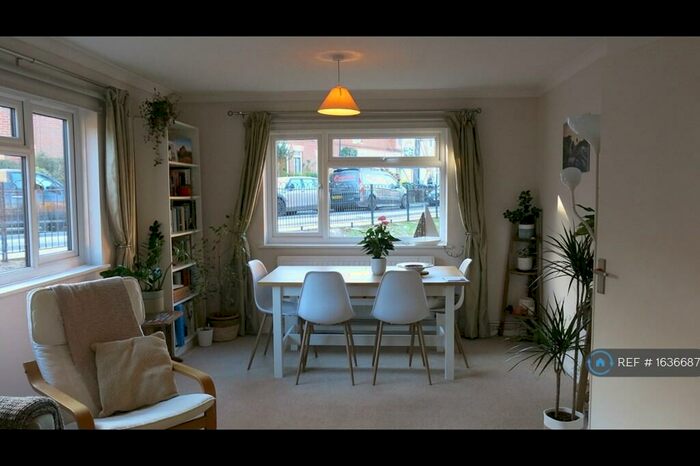 2 Bedroom Flat To Rent In Greenhill Road, Winchester, SO22