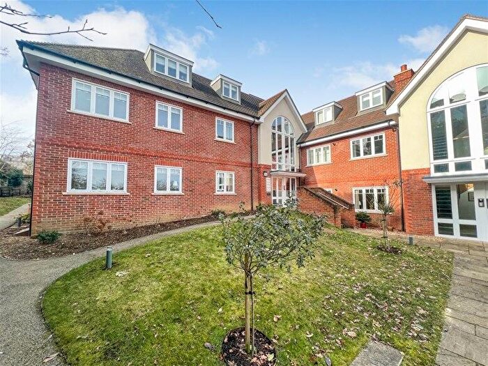 2 Bedroom Flat To Rent In Leyton Road, Harpenden, AL5