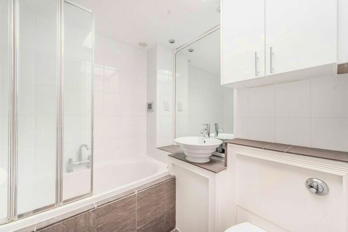 2 Bedroom Flat To Rent In Harcourt Terrace, Chelsea, London, SW10
