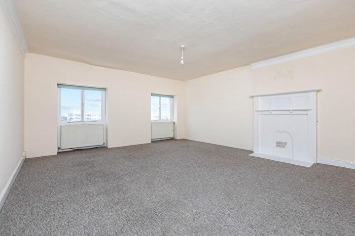 3 Bedroom Flat To Rent In Sussex Square, Brighton, BN2
