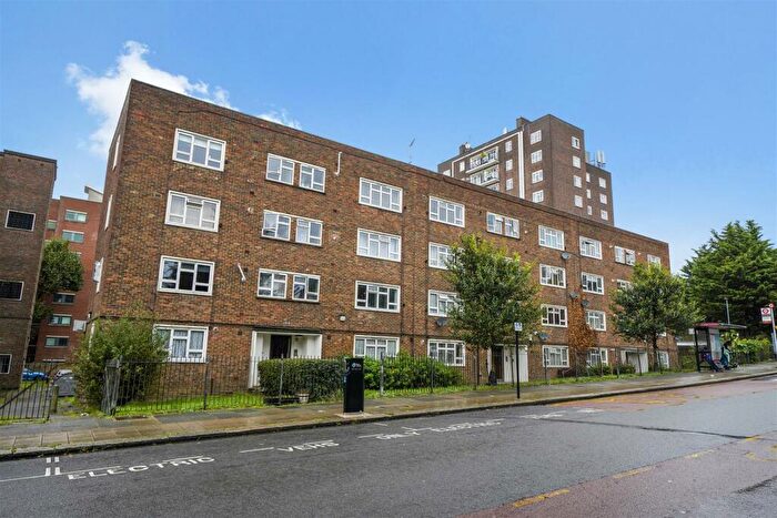 1 Bedroom Flat For Sale In Donnington Road, Willesden, London, NW10