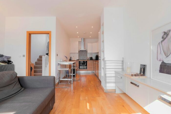 2 Bedroom Maisonette To Rent In Fulham Road, Chelsea, London, SW10