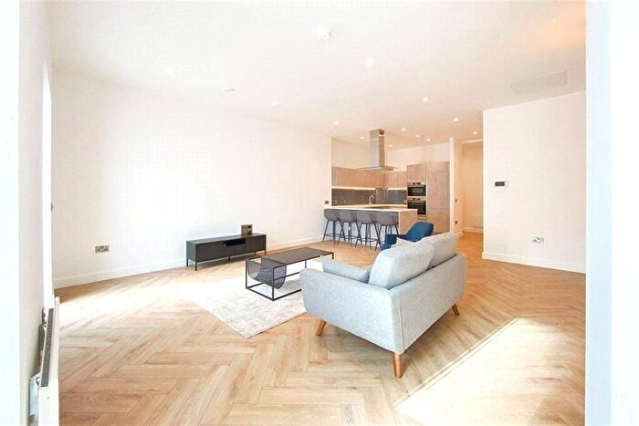 2 Bedroom Flat To Rent In Queen's Gate Terrace, South Kensington, London, W2