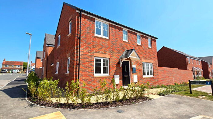 3 Bedroom Detached House For Sale In Lambourn Meadows, Lower Way, Thatcham, Berkshire, RG19
