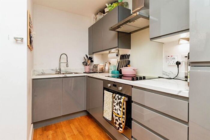 1 Bedroom Flat For Sale In Park Place, Stevenage, SG1