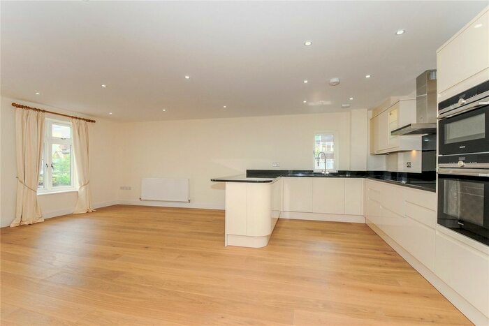 2 Bedroom Flat To Rent In Regency House, Eton Court, Windsor, Berkshire, SL4