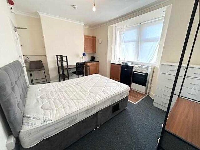 Studio To Rent In Bear Road, Room, Brighton, BN2