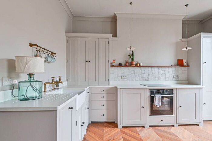 1 Bedroom Flat For Sale In Stonefield Street, Islington, London, N1