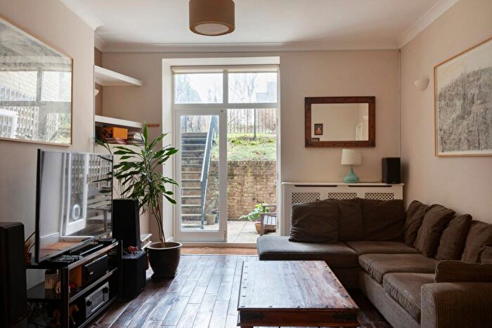 3 Bedroom Apartment For Sale In King Edward's Road, London Fields, E9